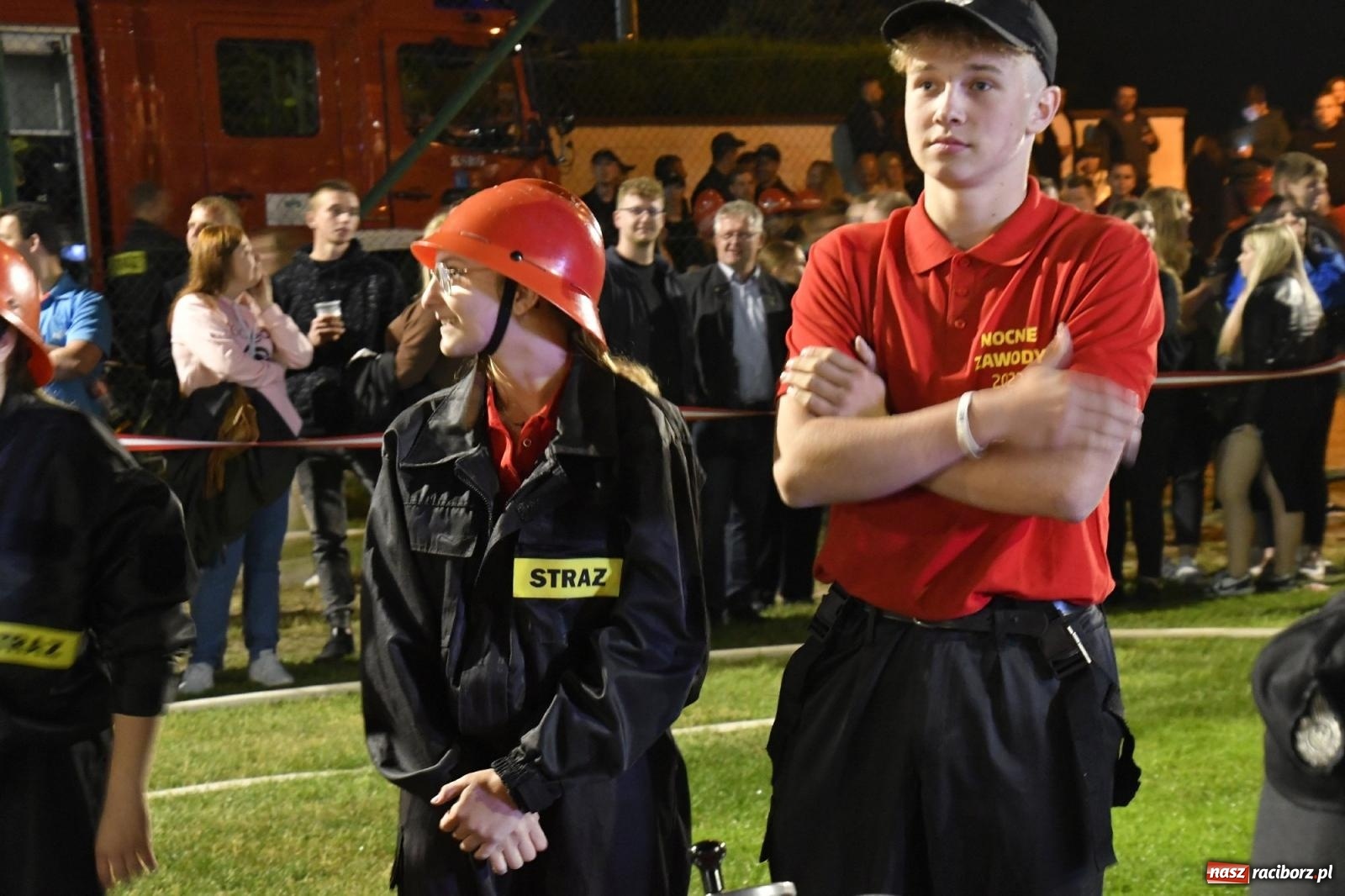 Zdjęcie w galerii na portalu naszraciborz.pl: Nocne strażackie show w Bolesławiu. Sztuczne ognie i rywalizacja w ćwiczeniu bojowym [FOTO i WIDEO] wiadomości z regionu