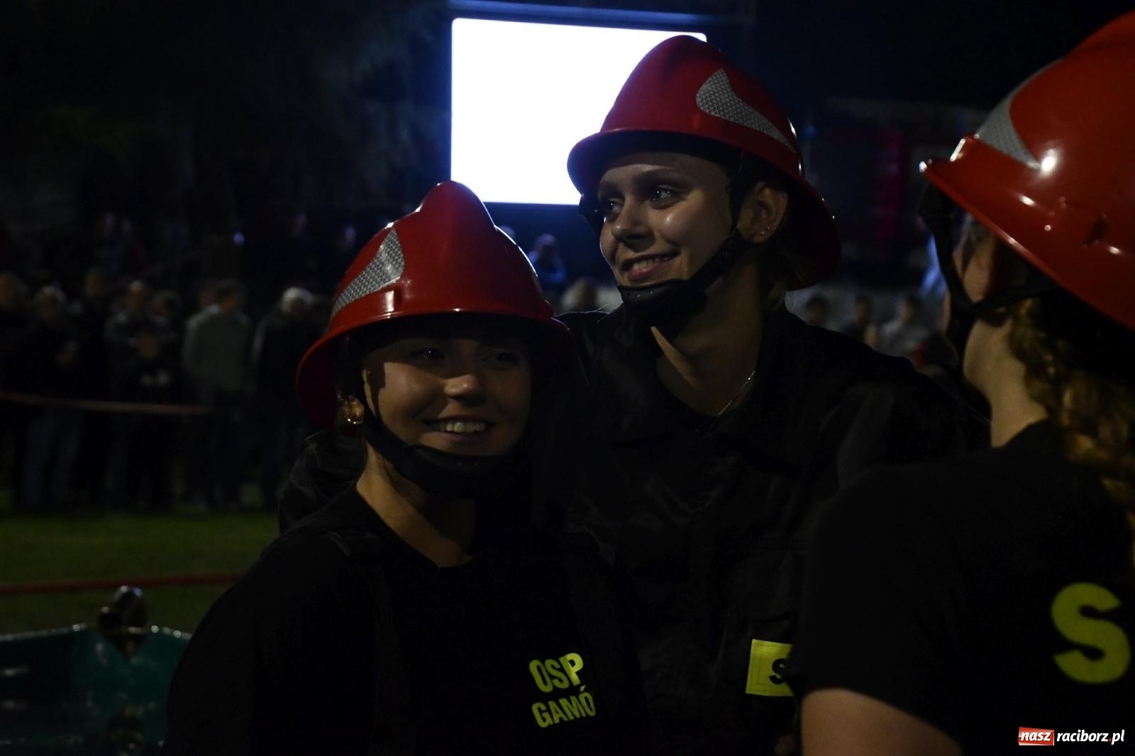 Zdjęcie w galerii na portalu naszraciborz.pl: Nocne strażackie show w Bolesławiu. Sztuczne ognie i rywalizacja w ćwiczeniu bojowym [FOTO i WIDEO] wiadomości z regionu