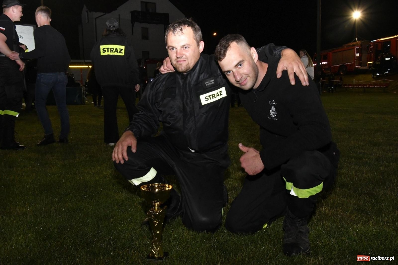 Zdjęcie w galerii na portalu naszraciborz.pl: Nocne strażackie show w Bolesławiu. Sztuczne ognie i rywalizacja w ćwiczeniu bojowym [FOTO i WIDEO] wiadomości z regionu