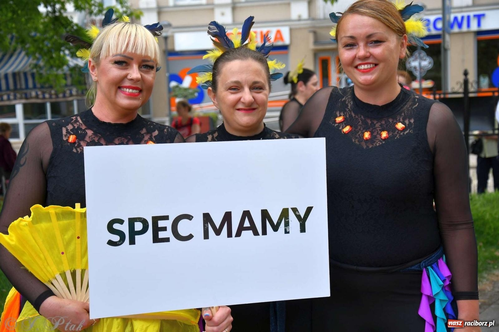 Zdjęcie w galerii na portalu naszraciborz.pl: Międzynarodowe święto folkloru na raciborskim zamku wiadomości z regionu