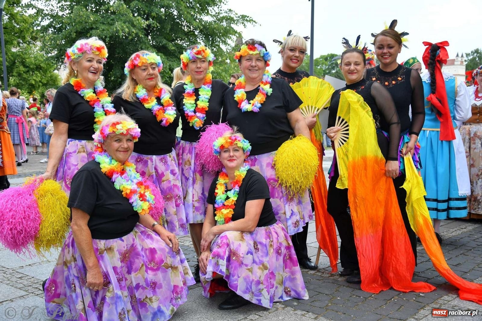 Zdjęcie w galerii na portalu naszraciborz.pl: Międzynarodowe święto folkloru na raciborskim zamku wiadomości z regionu