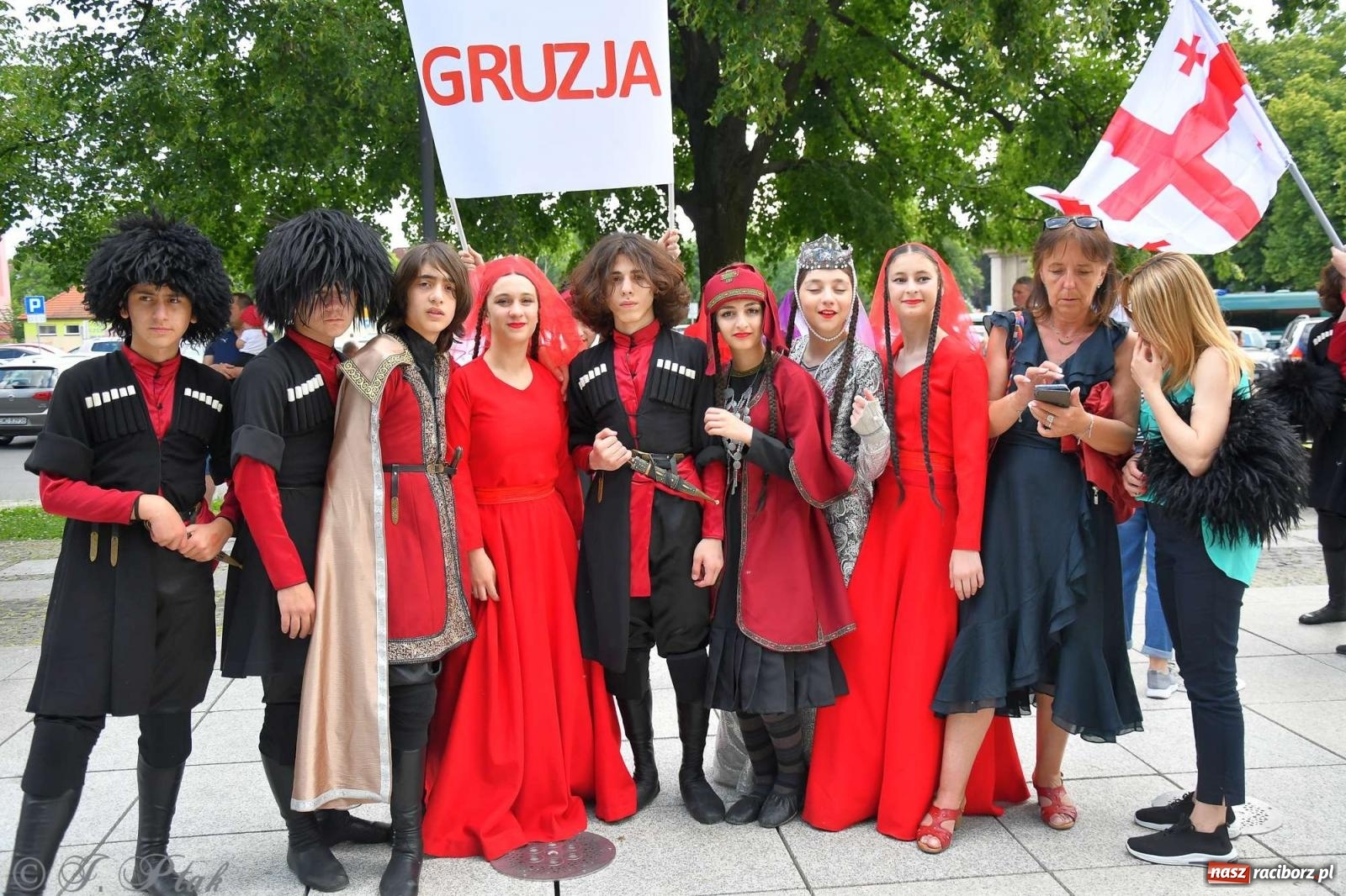 Zdjęcie w galerii na portalu naszraciborz.pl: Międzynarodowe święto folkloru na raciborskim zamku wiadomości z regionu