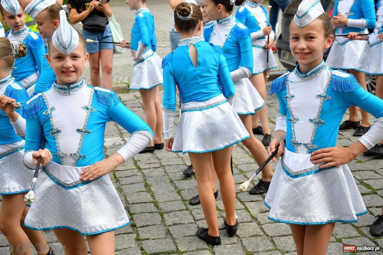 Zdjęcie w galerii na portalu naszraciborz.pl: Międzynarodowe święto folkloru na raciborskim zamku wiadomości z regionu