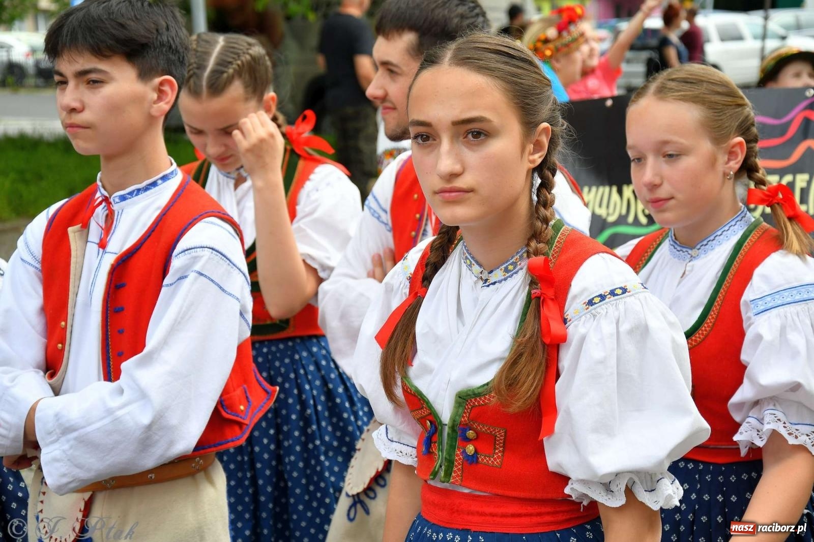 Zdjęcie w galerii na portalu naszraciborz.pl: Międzynarodowe święto folkloru na raciborskim zamku wiadomości z regionu