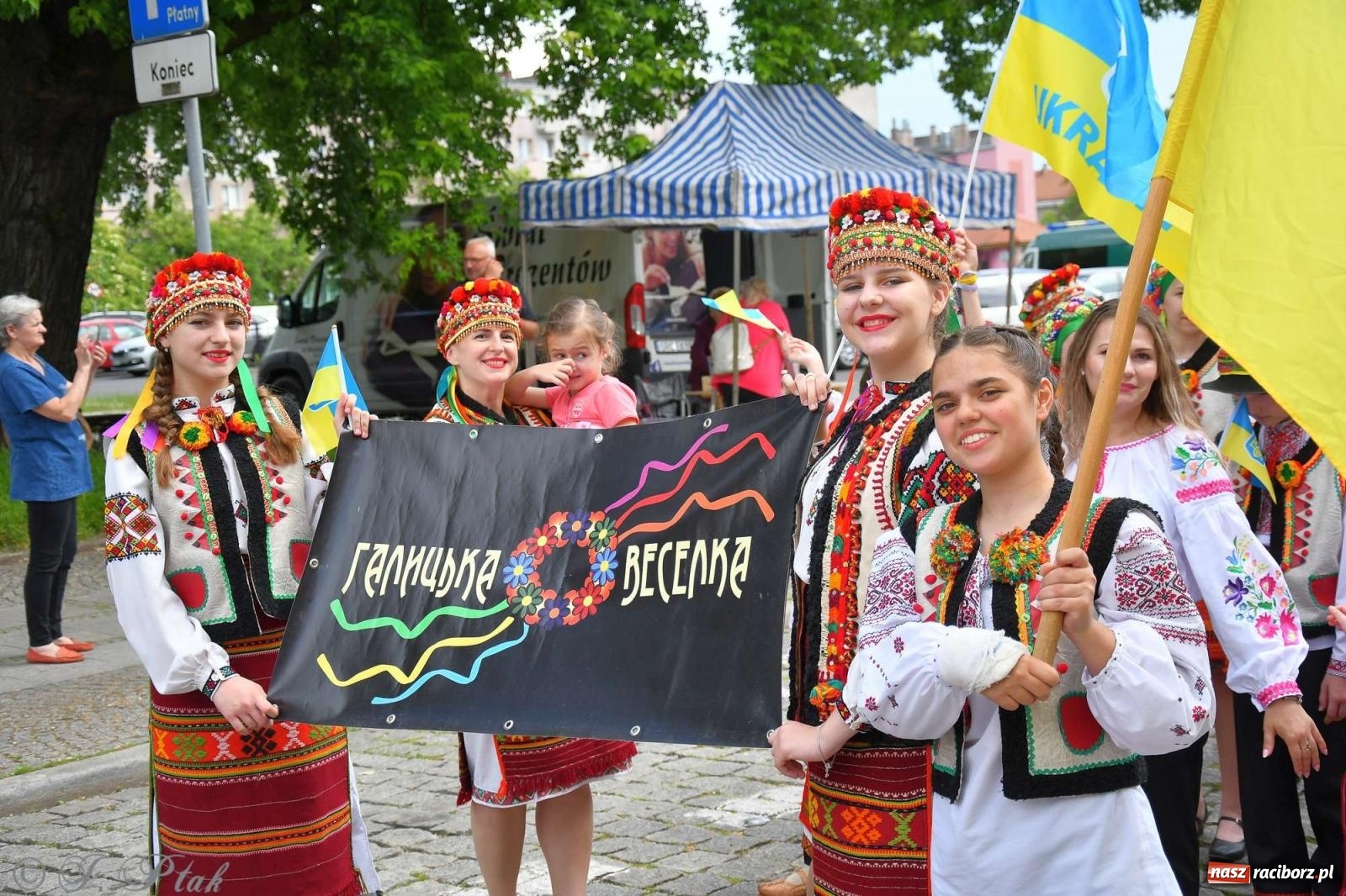 Zdjęcie w galerii na portalu naszraciborz.pl: Międzynarodowe święto folkloru na raciborskim zamku wiadomości z regionu