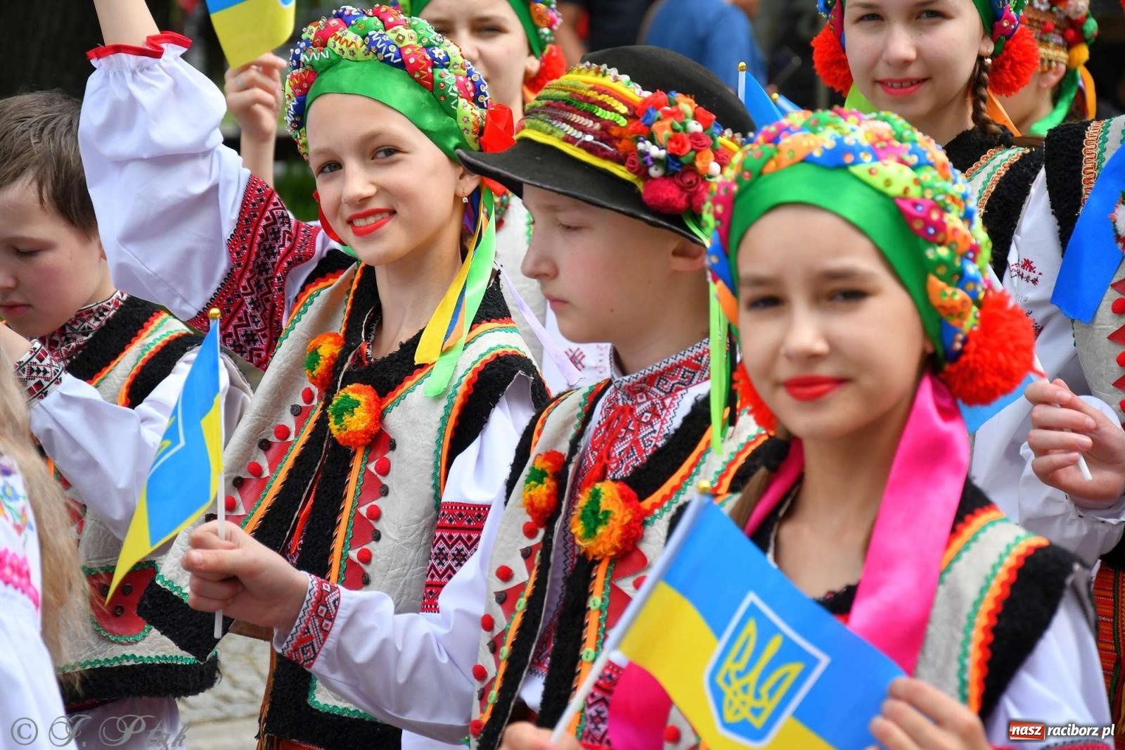 Zdjęcie w galerii na portalu naszraciborz.pl: Międzynarodowe święto folkloru na raciborskim zamku wiadomości z regionu