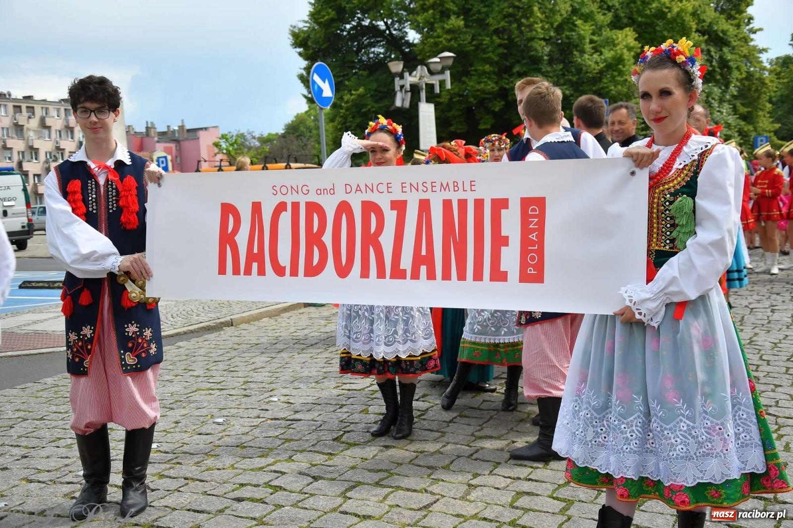 Zdjęcie w galerii na portalu naszraciborz.pl: Międzynarodowe święto folkloru na raciborskim zamku wiadomości z regionu