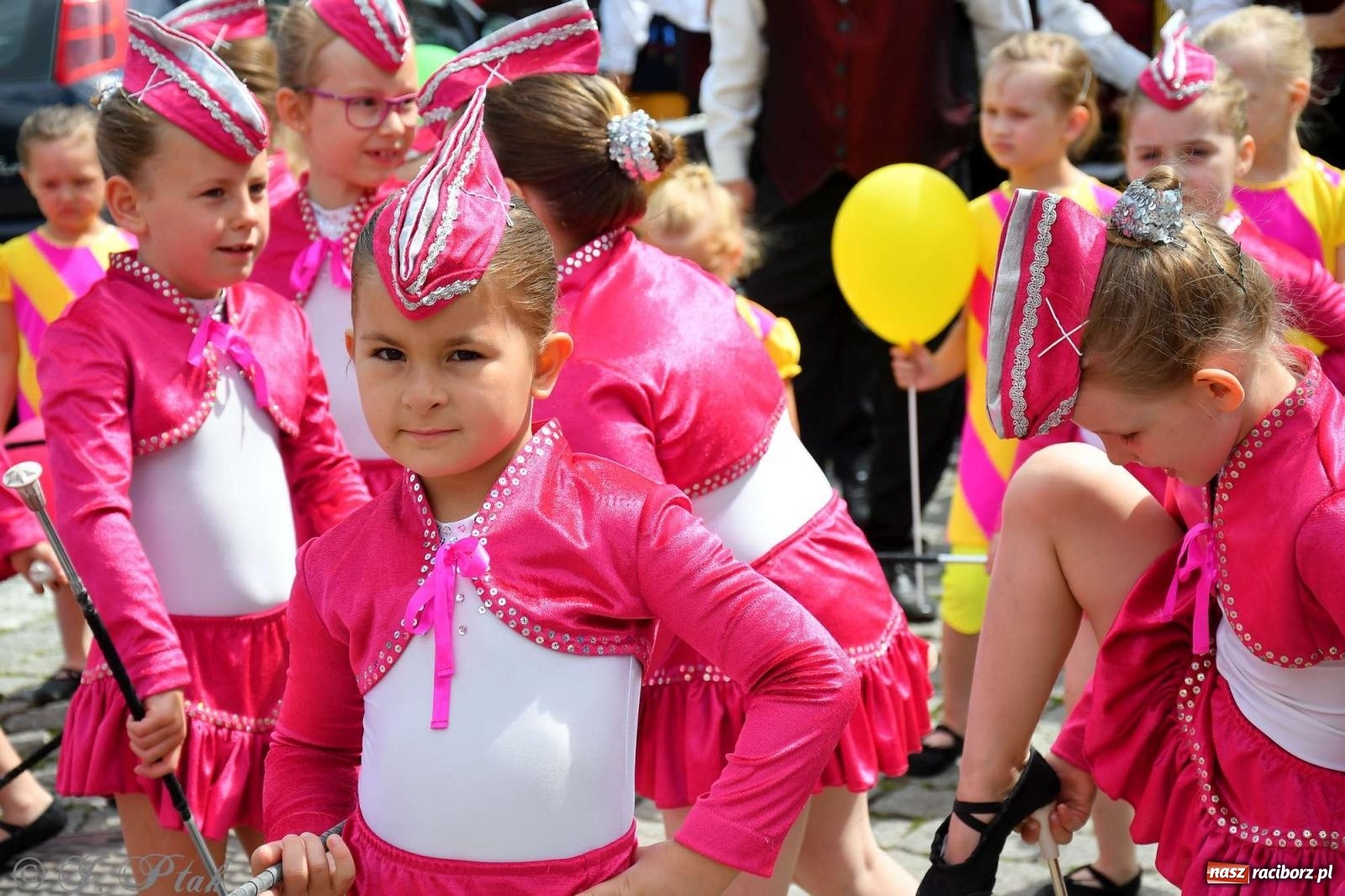 Zdjęcie w galerii na portalu naszraciborz.pl: Międzynarodowe święto folkloru na raciborskim zamku wiadomości z regionu