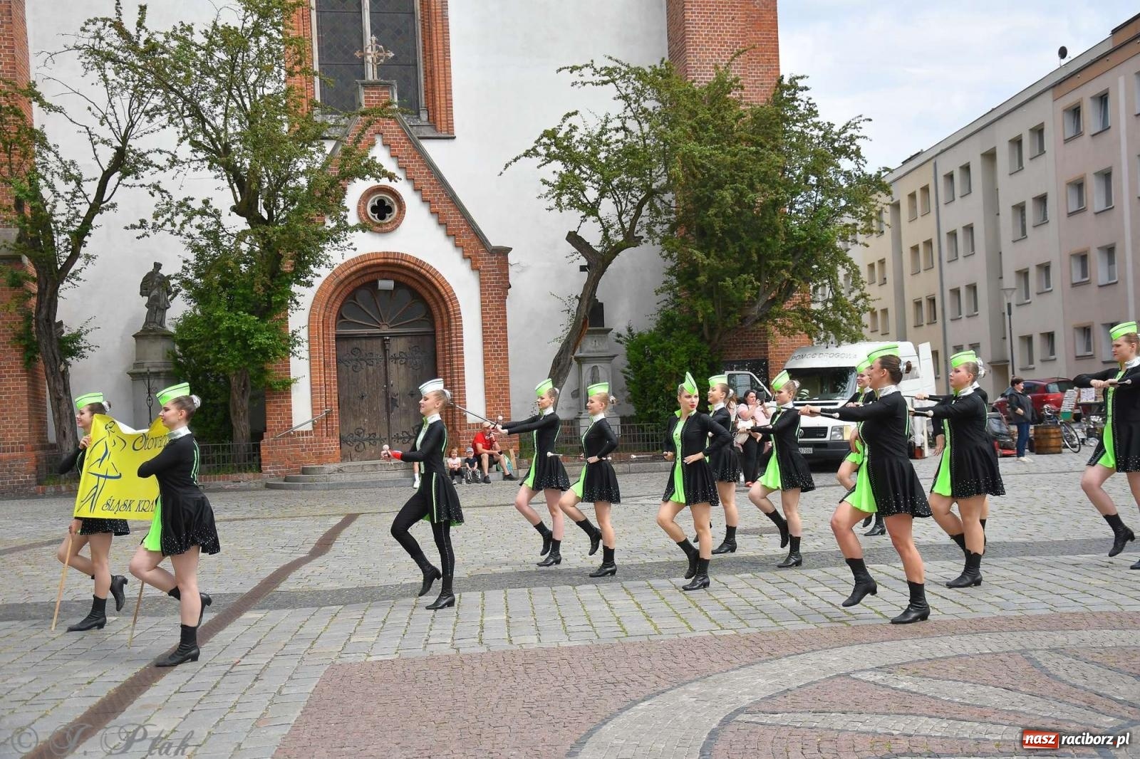 Zdjęcie w galerii na portalu naszraciborz.pl: Międzynarodowe święto folkloru na raciborskim zamku wiadomości z regionu