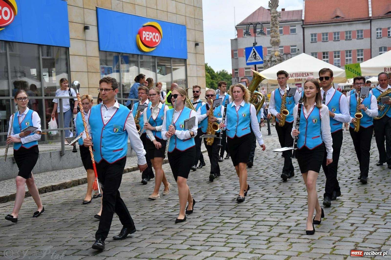 Zdjęcie w galerii na portalu naszraciborz.pl: Międzynarodowe święto folkloru na raciborskim zamku wiadomości z regionu