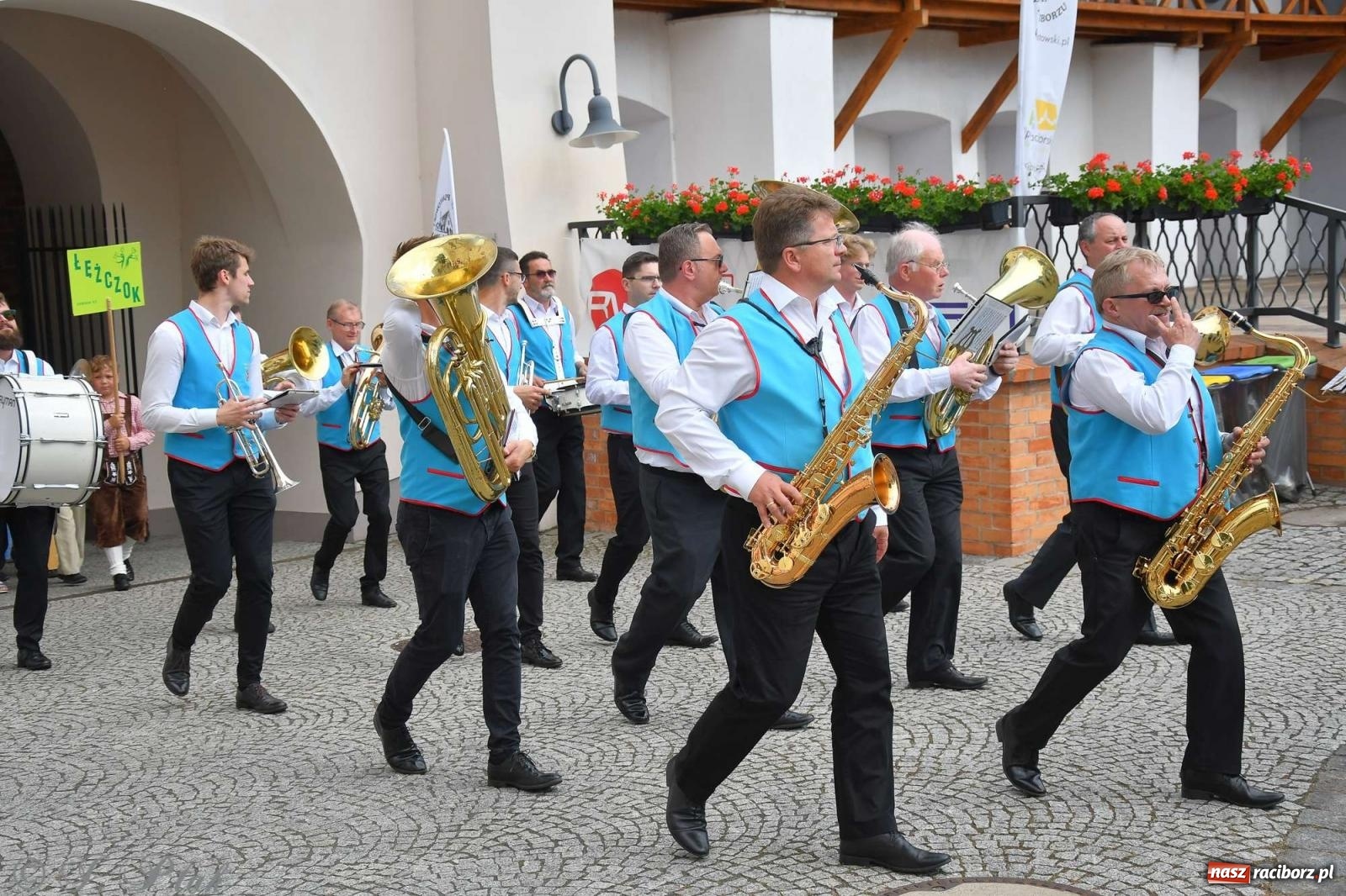 Zdjęcie w galerii na portalu naszraciborz.pl: Międzynarodowe święto folkloru na raciborskim zamku wiadomości z regionu