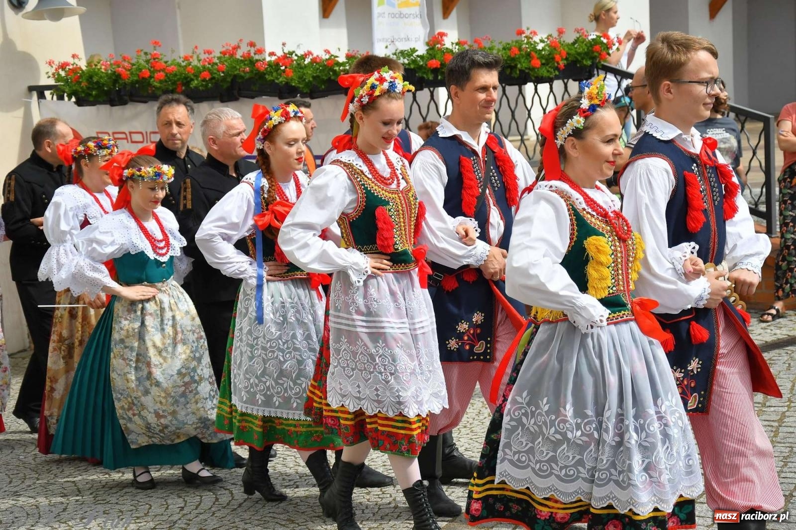 Zdjęcie w galerii na portalu naszraciborz.pl: Międzynarodowe święto folkloru na raciborskim zamku wiadomości z regionu