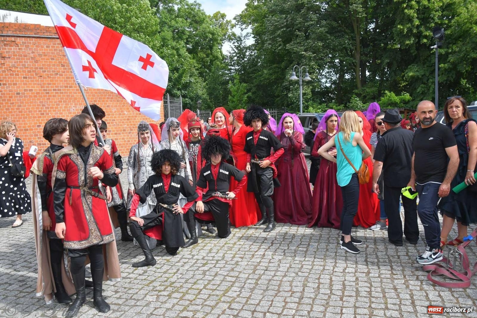 Zdjęcie w galerii na portalu naszraciborz.pl: Międzynarodowe święto folkloru na raciborskim zamku wiadomości z regionu