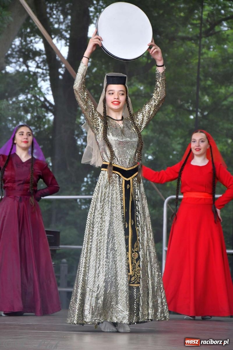 Zdjęcie w galerii na portalu naszraciborz.pl: Międzynarodowe święto folkloru na raciborskim zamku wiadomości z regionu