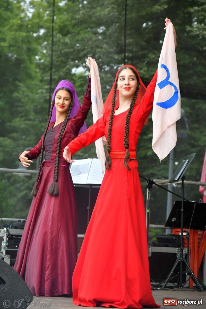 Zdjęcie w galerii na portalu naszraciborz.pl: Międzynarodowe święto folkloru na raciborskim zamku wiadomości z regionu