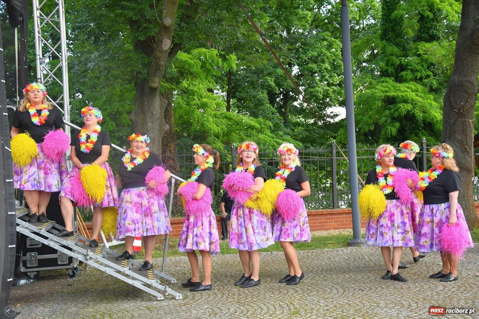 Zdjęcie w galerii na portalu naszraciborz.pl: Międzynarodowe święto folkloru na raciborskim zamku wiadomości z regionu
