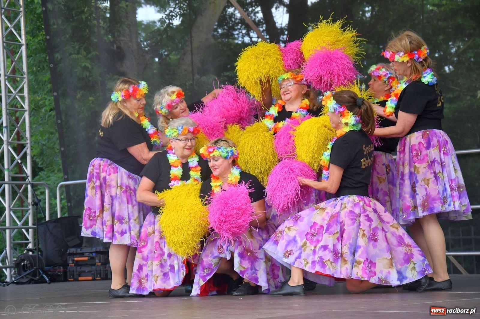 Zdjęcie w galerii na portalu naszraciborz.pl: Międzynarodowe święto folkloru na raciborskim zamku wiadomości z regionu