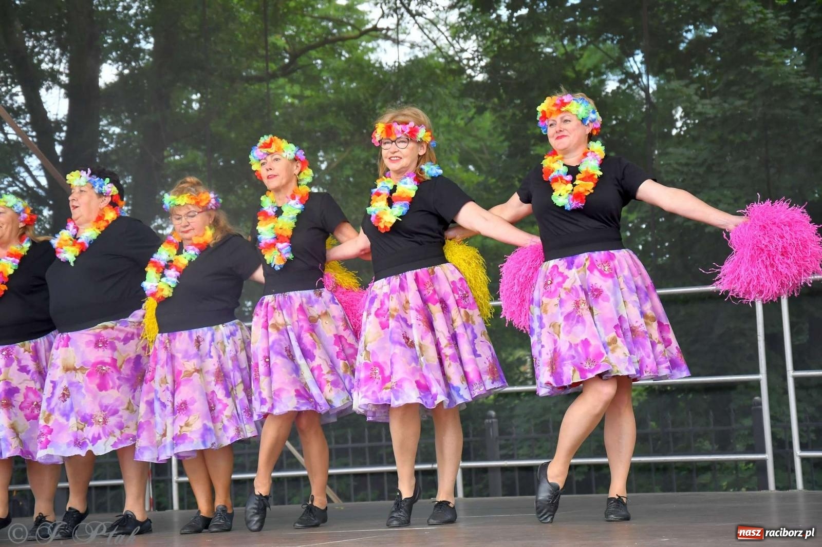 Zdjęcie w galerii na portalu naszraciborz.pl: Międzynarodowe święto folkloru na raciborskim zamku wiadomości z regionu