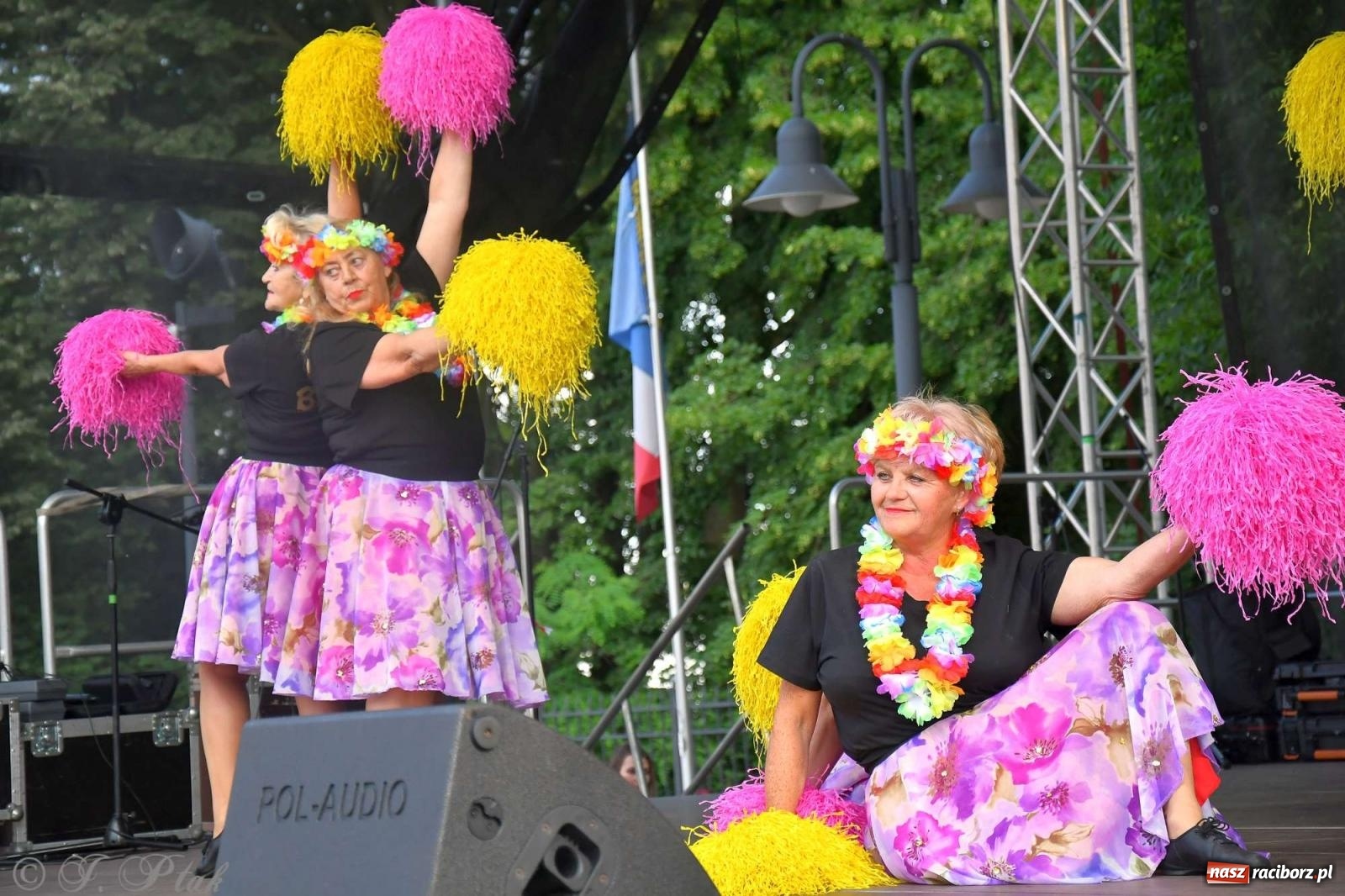 Zdjęcie w galerii na portalu naszraciborz.pl: Międzynarodowe święto folkloru na raciborskim zamku wiadomości z regionu