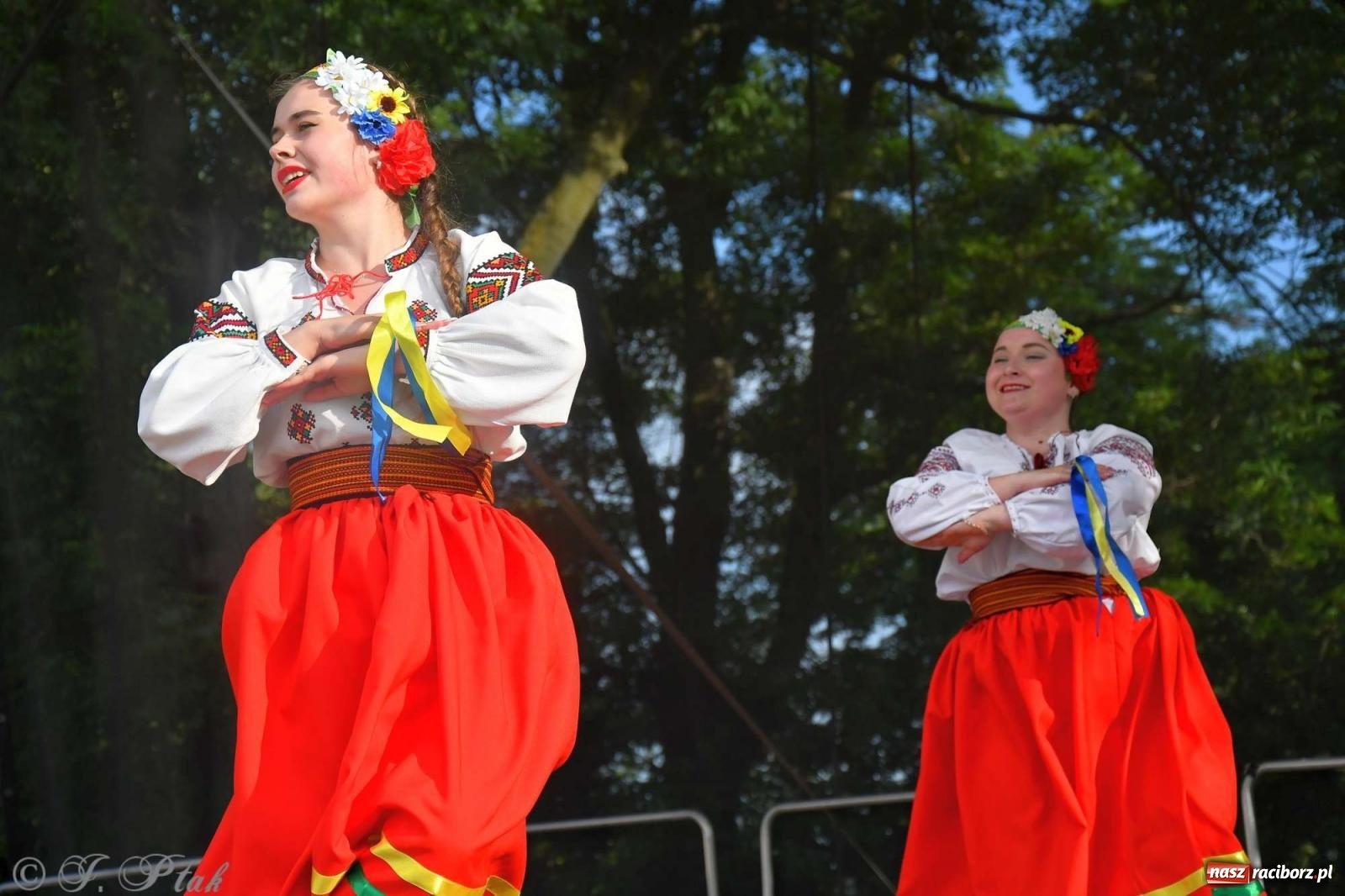 Zdjęcie w galerii na portalu naszraciborz.pl: Międzynarodowe święto folkloru na raciborskim zamku wiadomości z regionu