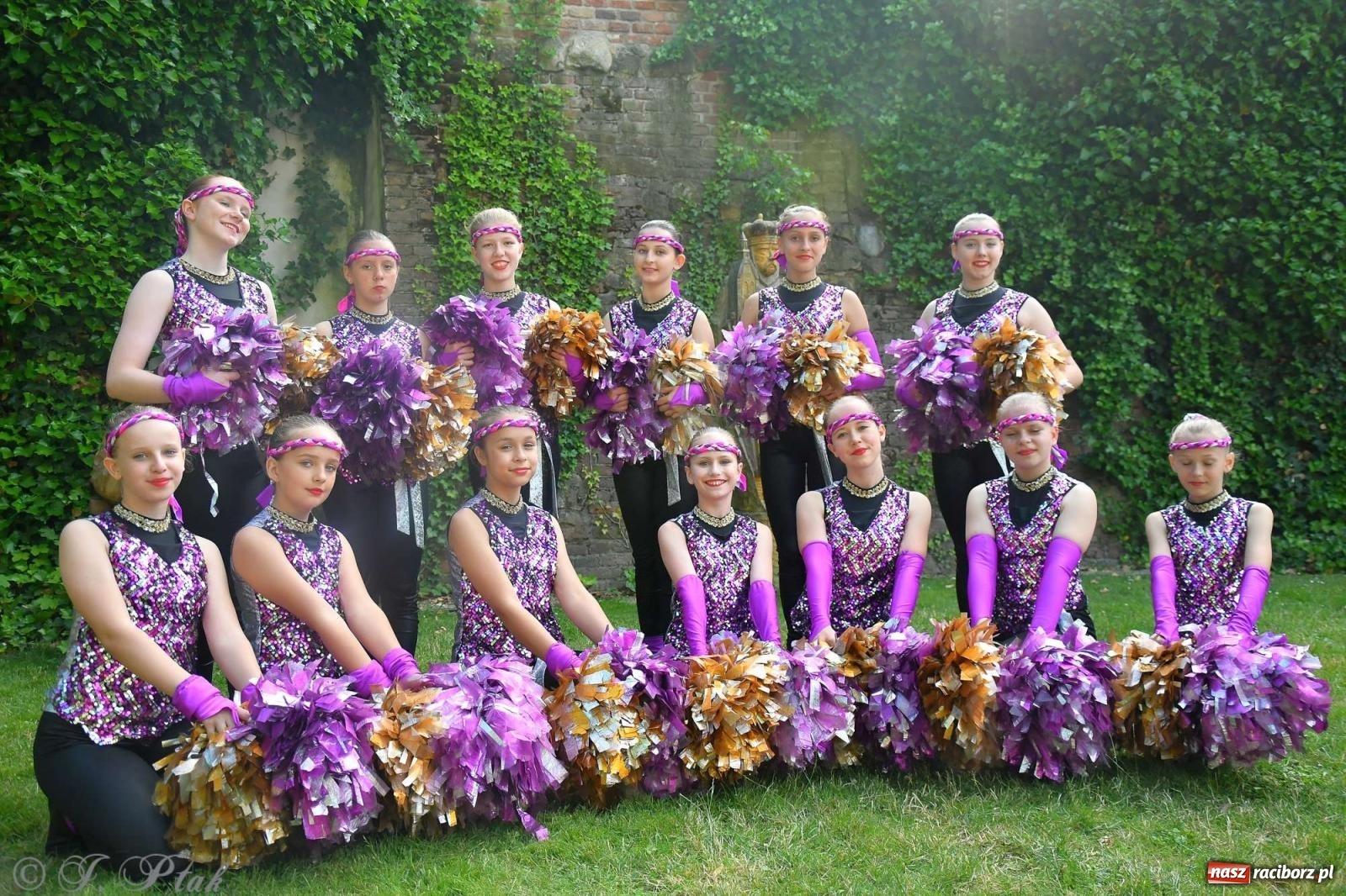 Zdjęcie w galerii na portalu naszraciborz.pl: Międzynarodowe święto folkloru na raciborskim zamku wiadomości z regionu