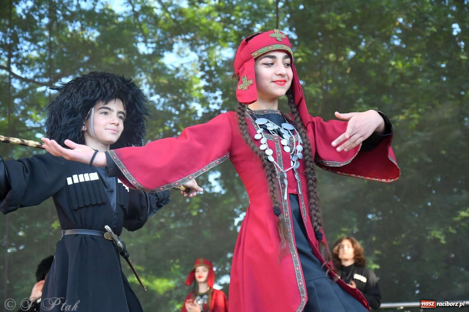 Zdjęcie w galerii na portalu naszraciborz.pl: Międzynarodowe święto folkloru na raciborskim zamku wiadomości z regionu
