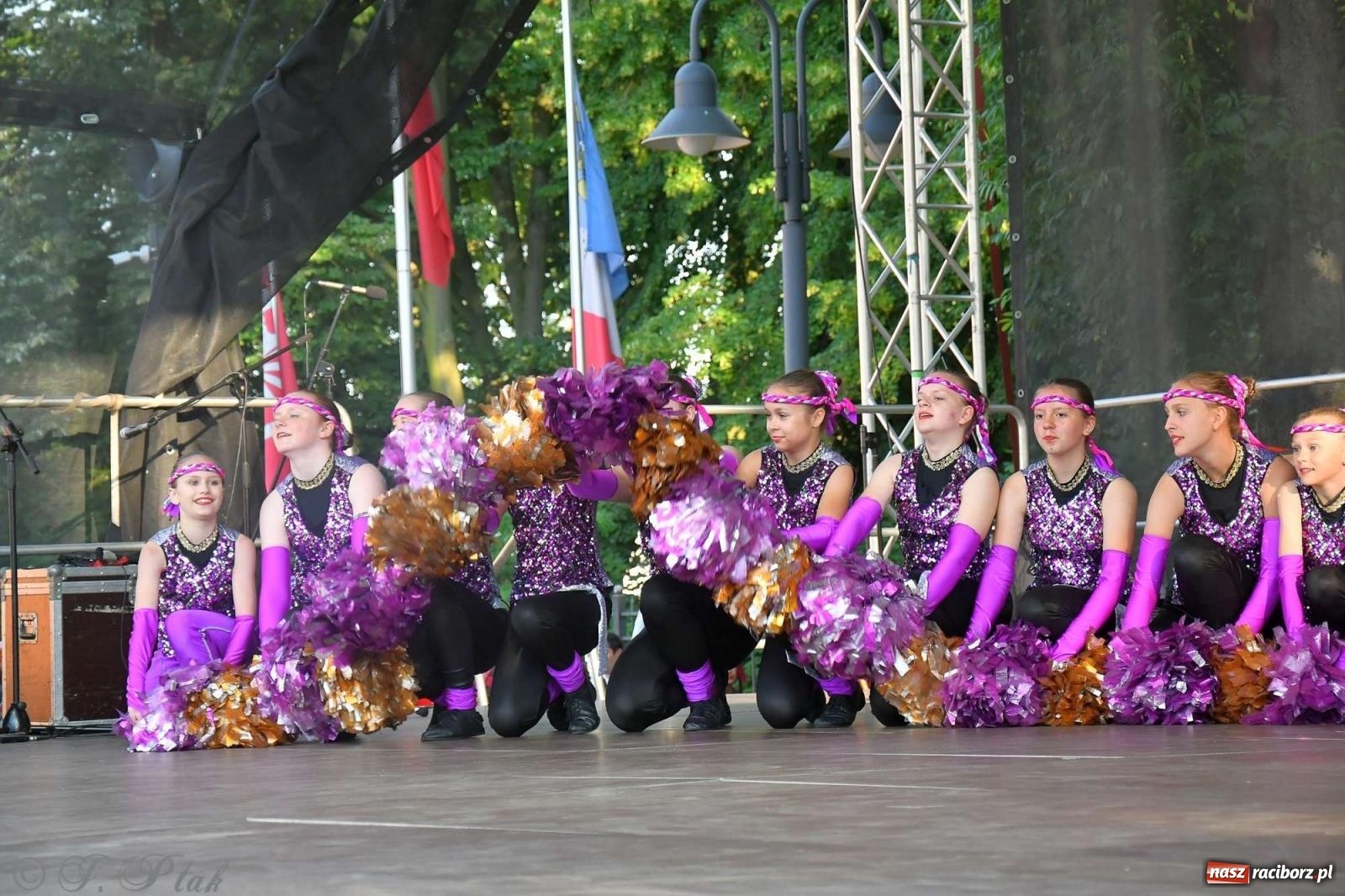 Zdjęcie w galerii na portalu naszraciborz.pl: Międzynarodowe święto folkloru na raciborskim zamku wiadomości z regionu