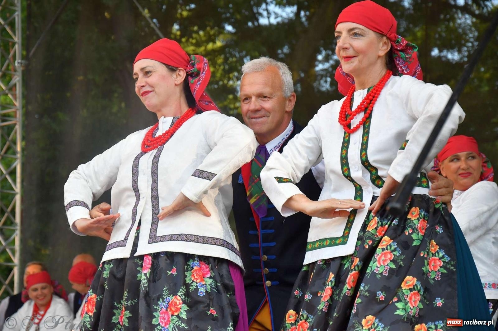 Zdjęcie w galerii na portalu naszraciborz.pl: Międzynarodowe święto folkloru na raciborskim zamku wiadomości z regionu