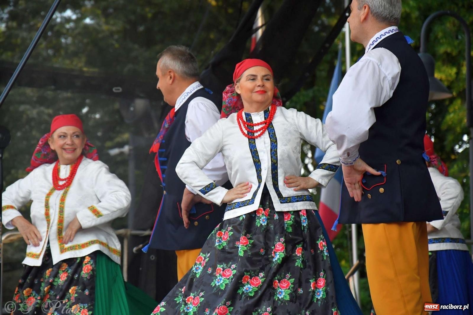Zdjęcie w galerii na portalu naszraciborz.pl: Międzynarodowe święto folkloru na raciborskim zamku wiadomości z regionu
