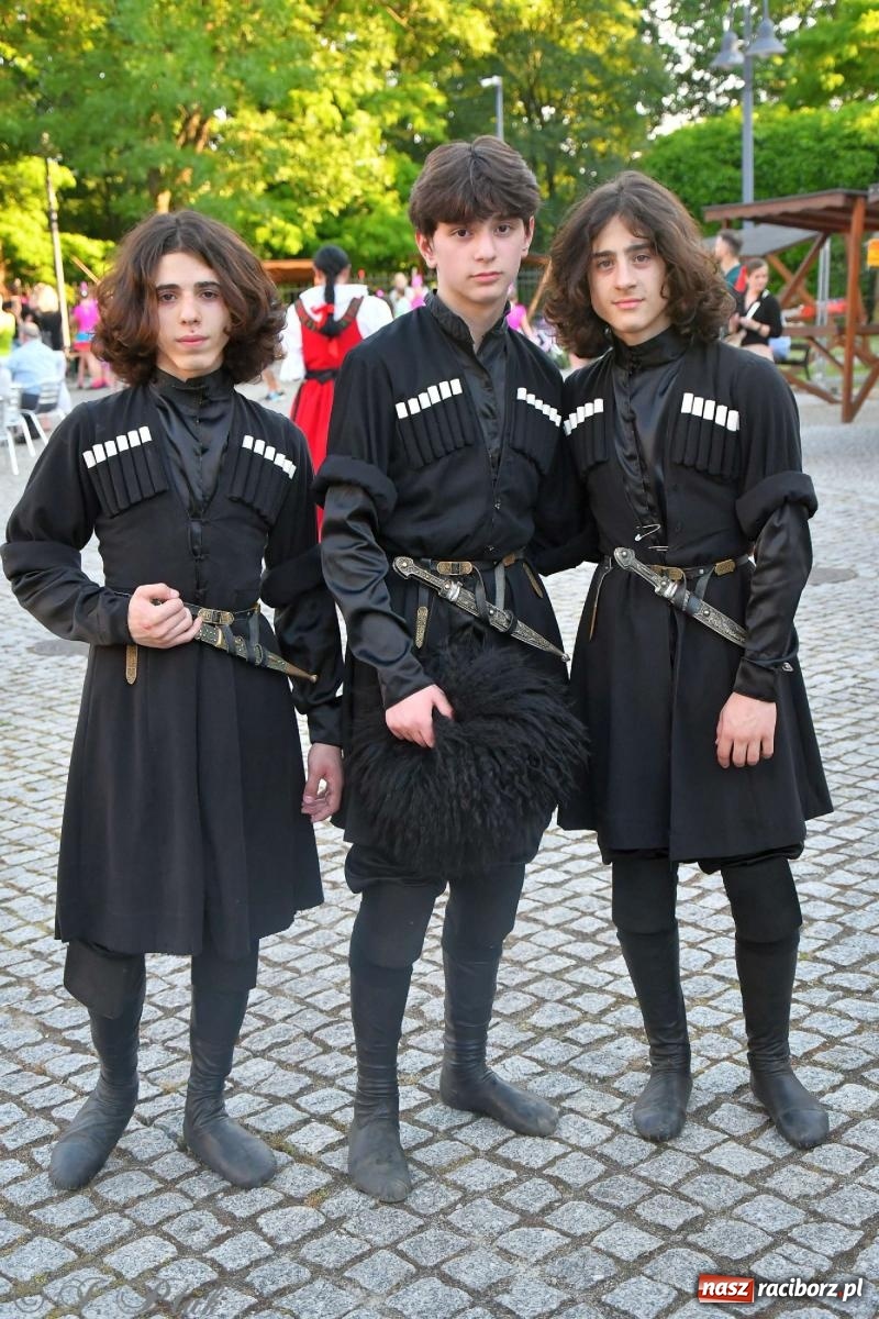 Zdjęcie w galerii na portalu naszraciborz.pl: Międzynarodowe święto folkloru na raciborskim zamku wiadomości z regionu