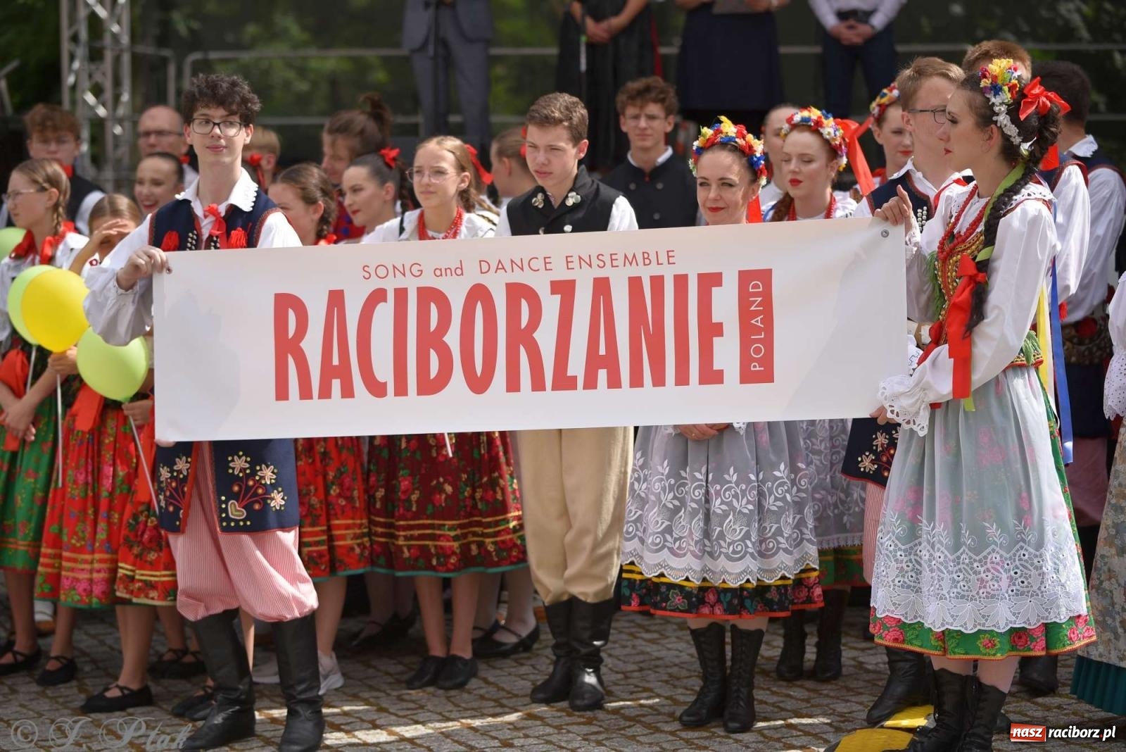 Zdjęcie w galerii na portalu naszraciborz.pl: Międzynarodowe święto folkloru na raciborskim zamku wiadomości z regionu