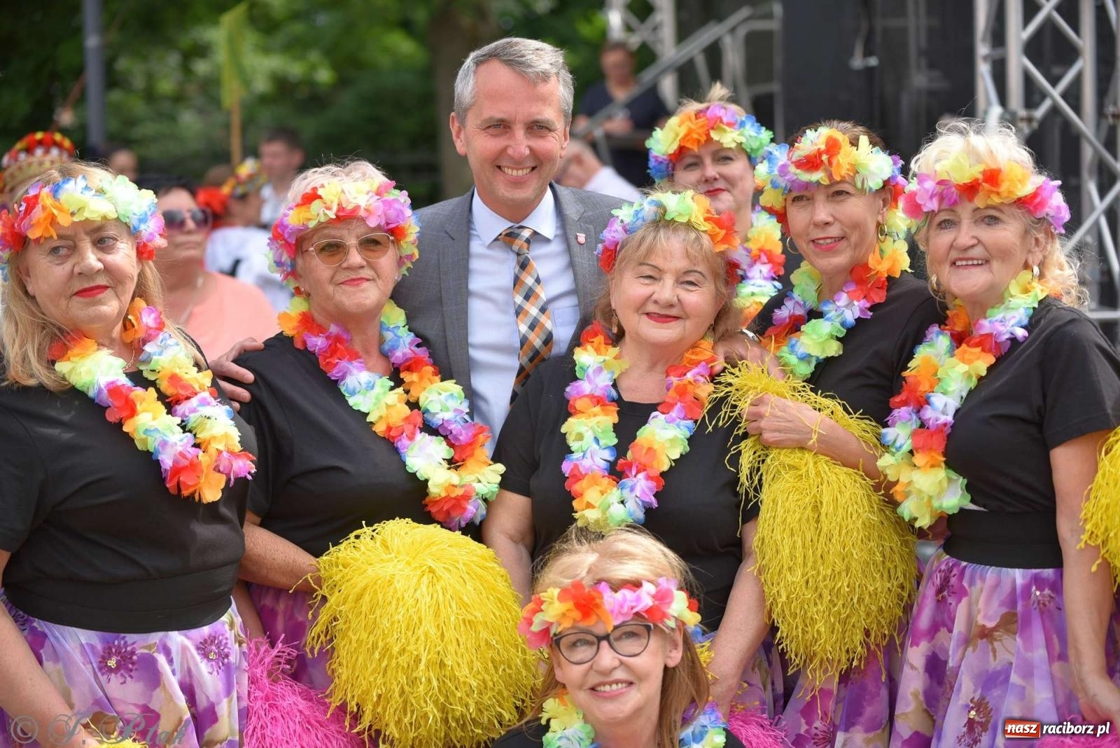 Zdjęcie w galerii na portalu naszraciborz.pl: Międzynarodowe święto folkloru na raciborskim zamku wiadomości z regionu