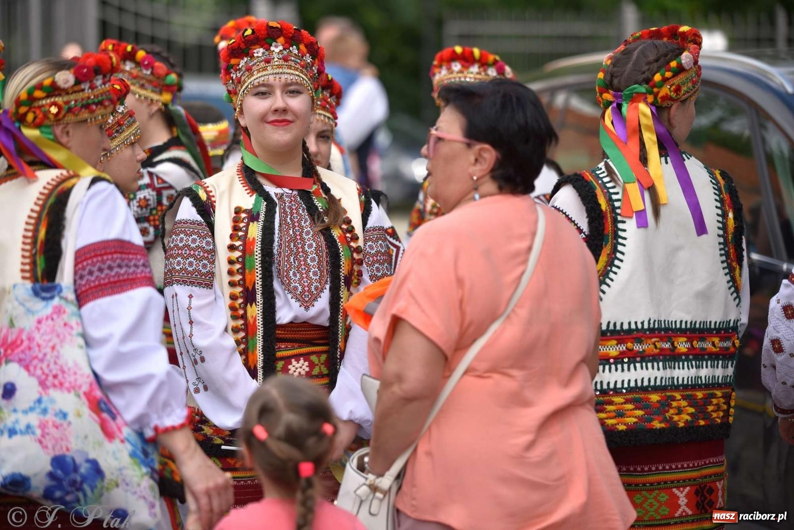 Zdjęcie w galerii na portalu naszraciborz.pl: Międzynarodowe święto folkloru na raciborskim zamku wiadomości z regionu