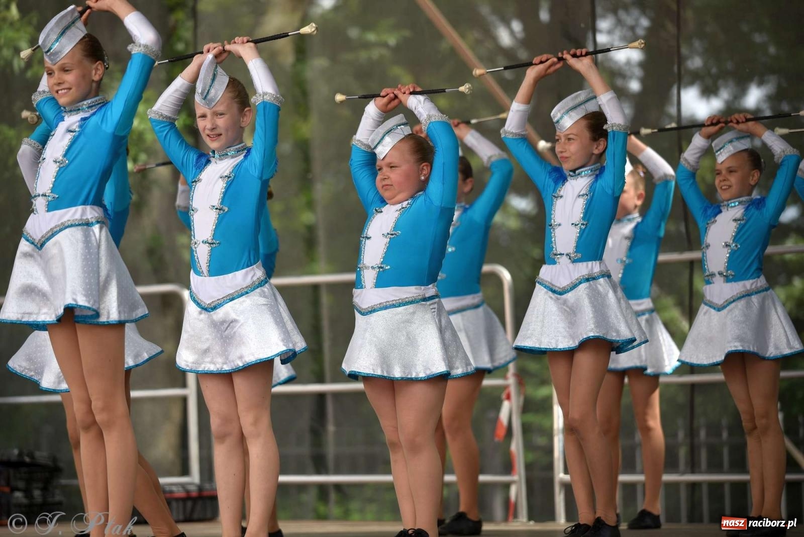 Zdjęcie w galerii na portalu naszraciborz.pl: Międzynarodowe święto folkloru na raciborskim zamku wiadomości z regionu