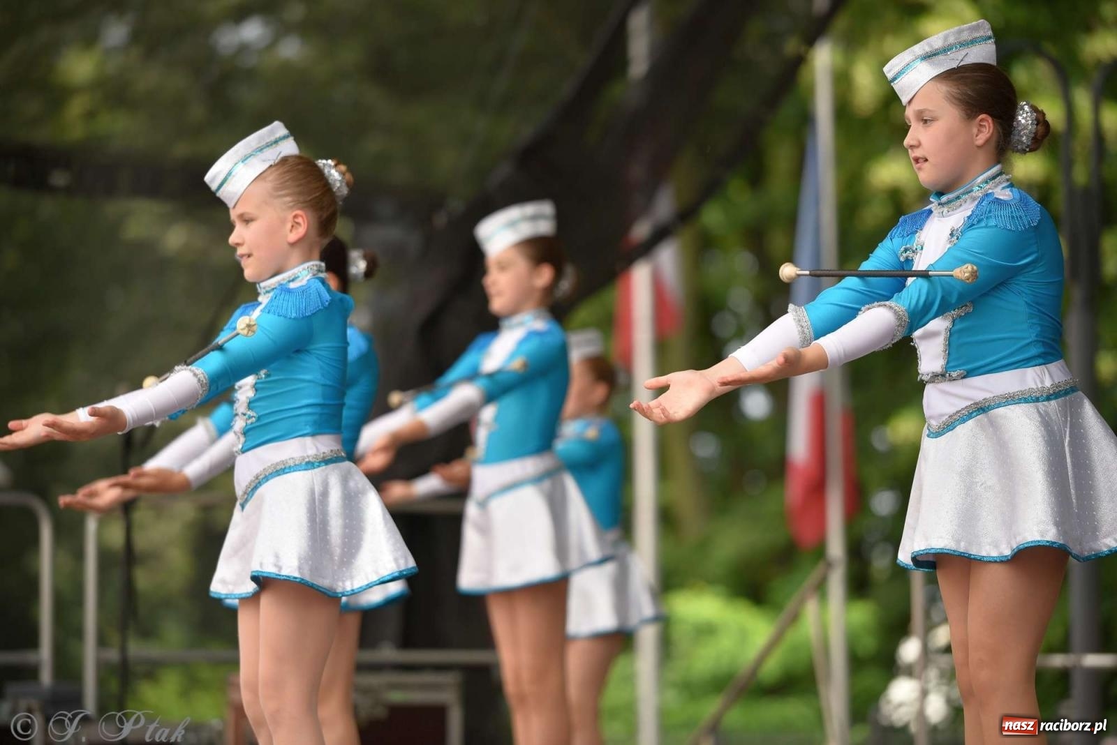Zdjęcie w galerii na portalu naszraciborz.pl: Międzynarodowe święto folkloru na raciborskim zamku wiadomości z regionu