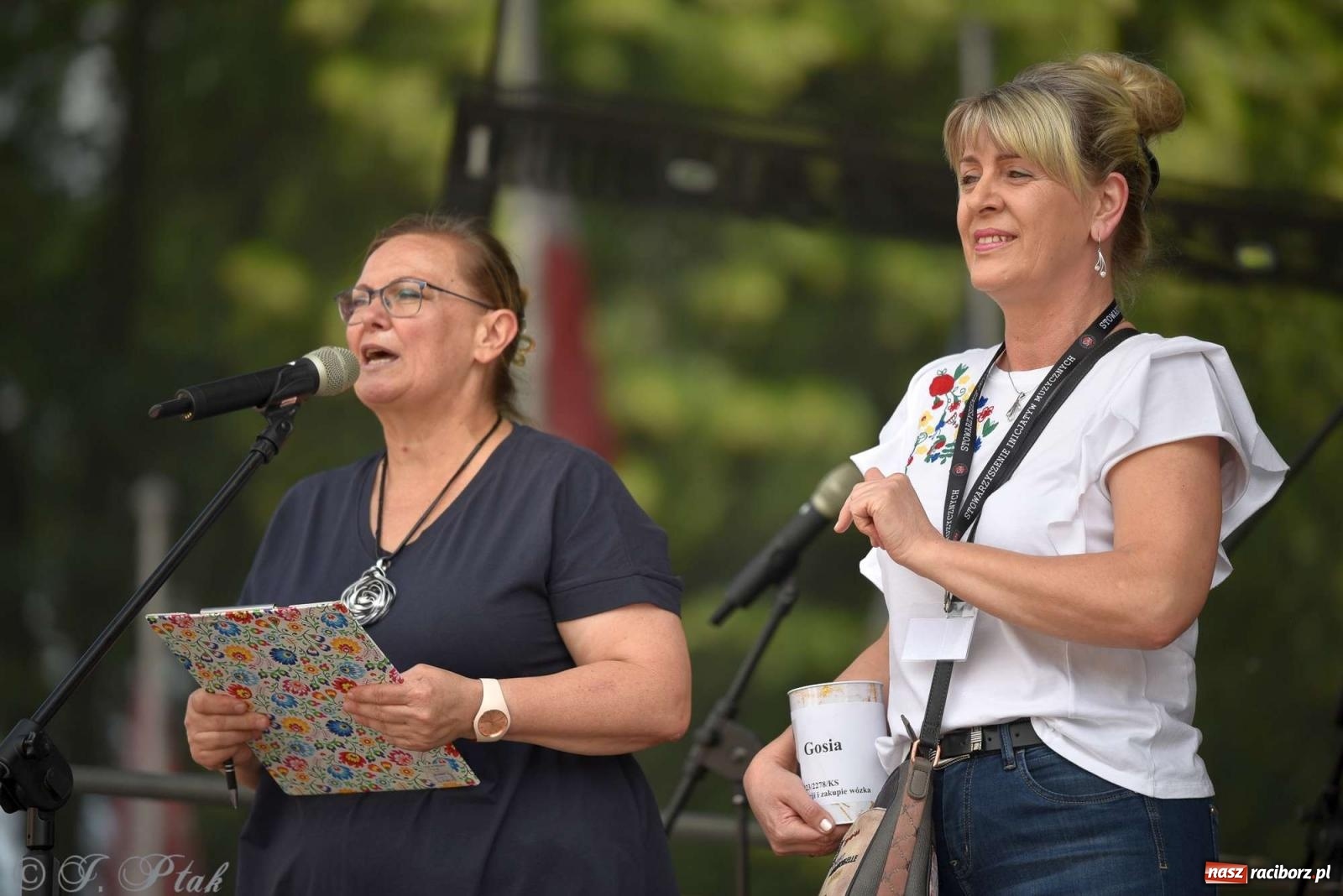 Zdjęcie w galerii na portalu naszraciborz.pl: Międzynarodowe święto folkloru na raciborskim zamku wiadomości z regionu