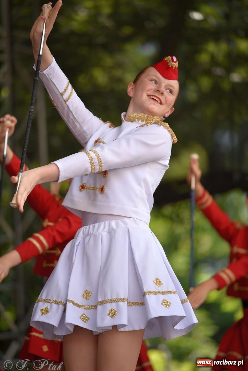 Zdjęcie w galerii na portalu naszraciborz.pl: Międzynarodowe święto folkloru na raciborskim zamku wiadomości z regionu