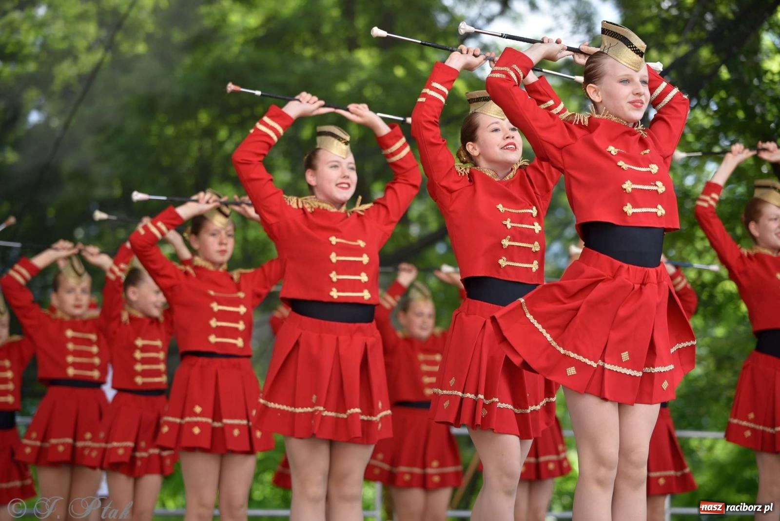 Zdjęcie w galerii na portalu naszraciborz.pl: Międzynarodowe święto folkloru na raciborskim zamku wiadomości z regionu