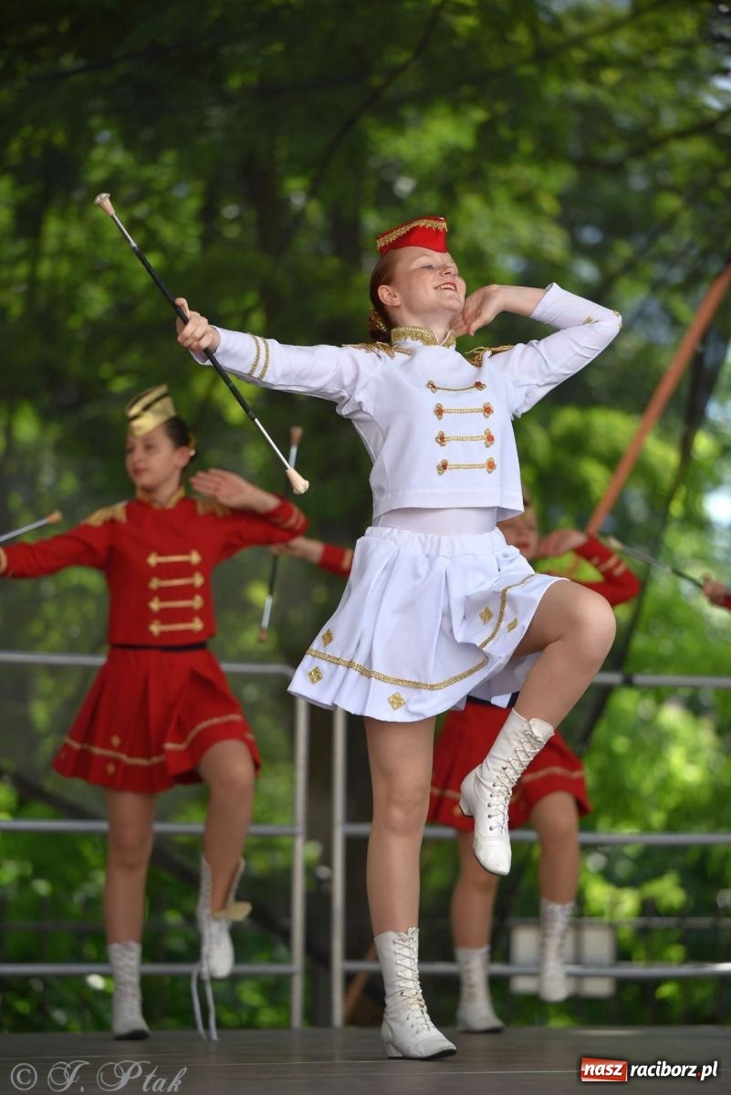 Zdjęcie w galerii na portalu naszraciborz.pl: Międzynarodowe święto folkloru na raciborskim zamku wiadomości z regionu