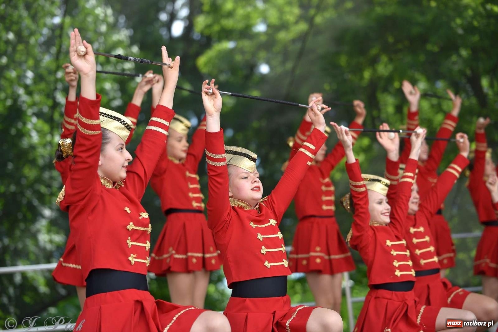 Zdjęcie w galerii na portalu naszraciborz.pl: Międzynarodowe święto folkloru na raciborskim zamku wiadomości z regionu