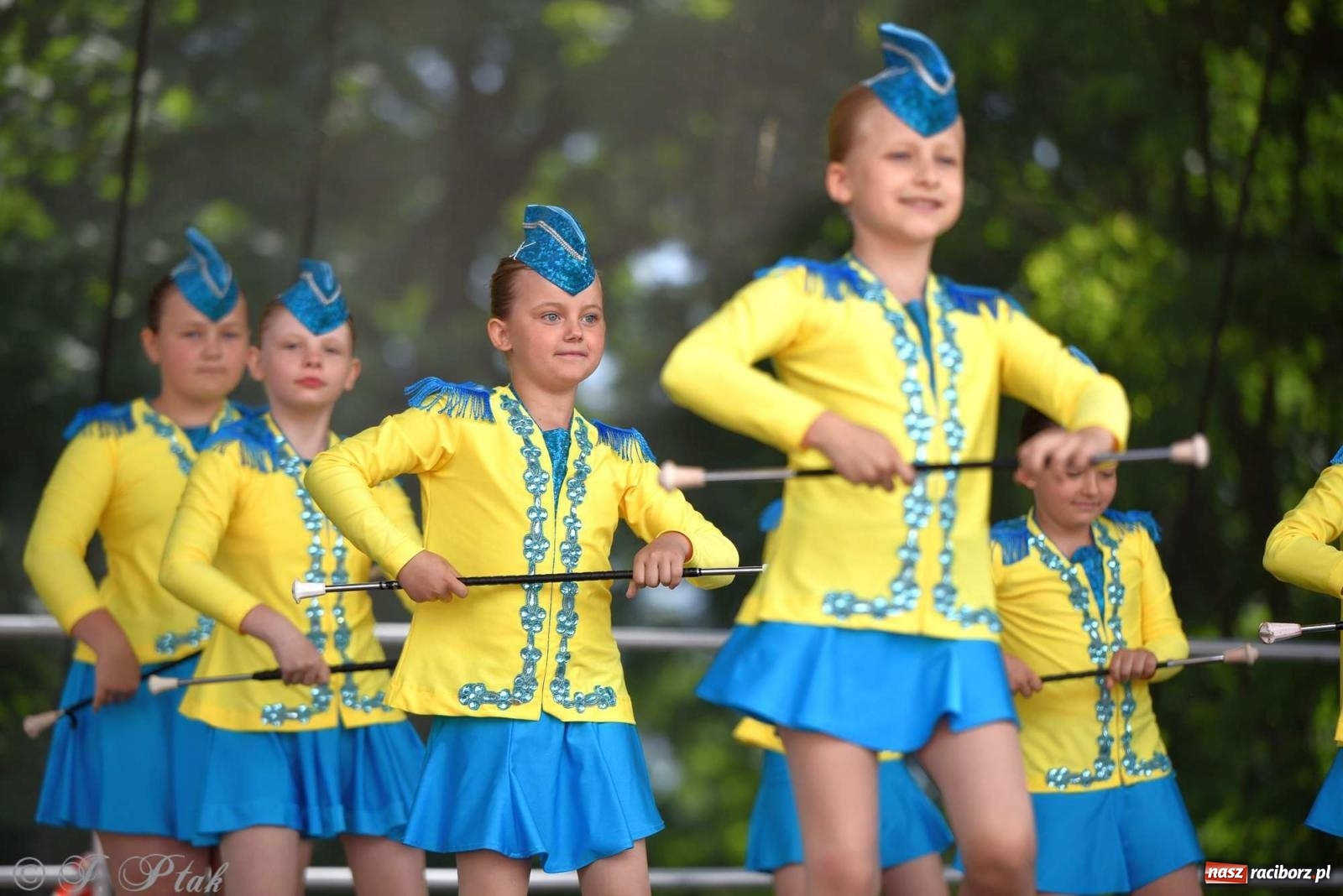 Zdjęcie w galerii na portalu naszraciborz.pl: Międzynarodowe święto folkloru na raciborskim zamku wiadomości z regionu