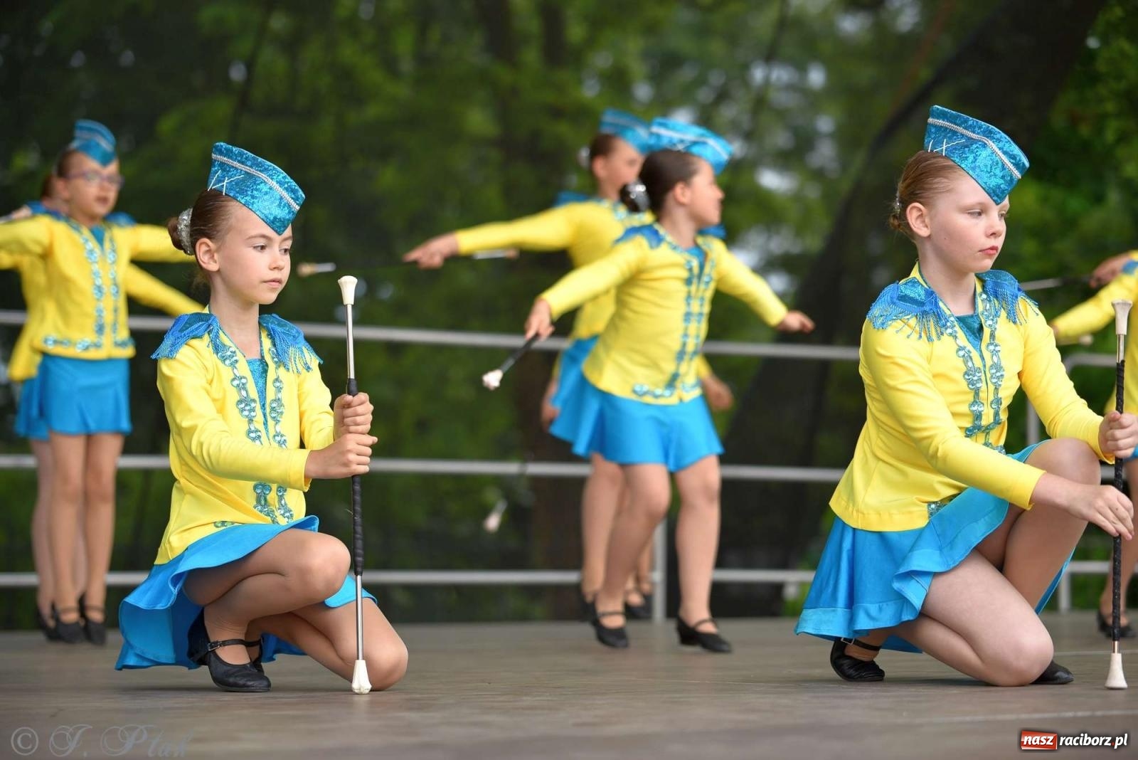 Zdjęcie w galerii na portalu naszraciborz.pl: Międzynarodowe święto folkloru na raciborskim zamku wiadomości z regionu