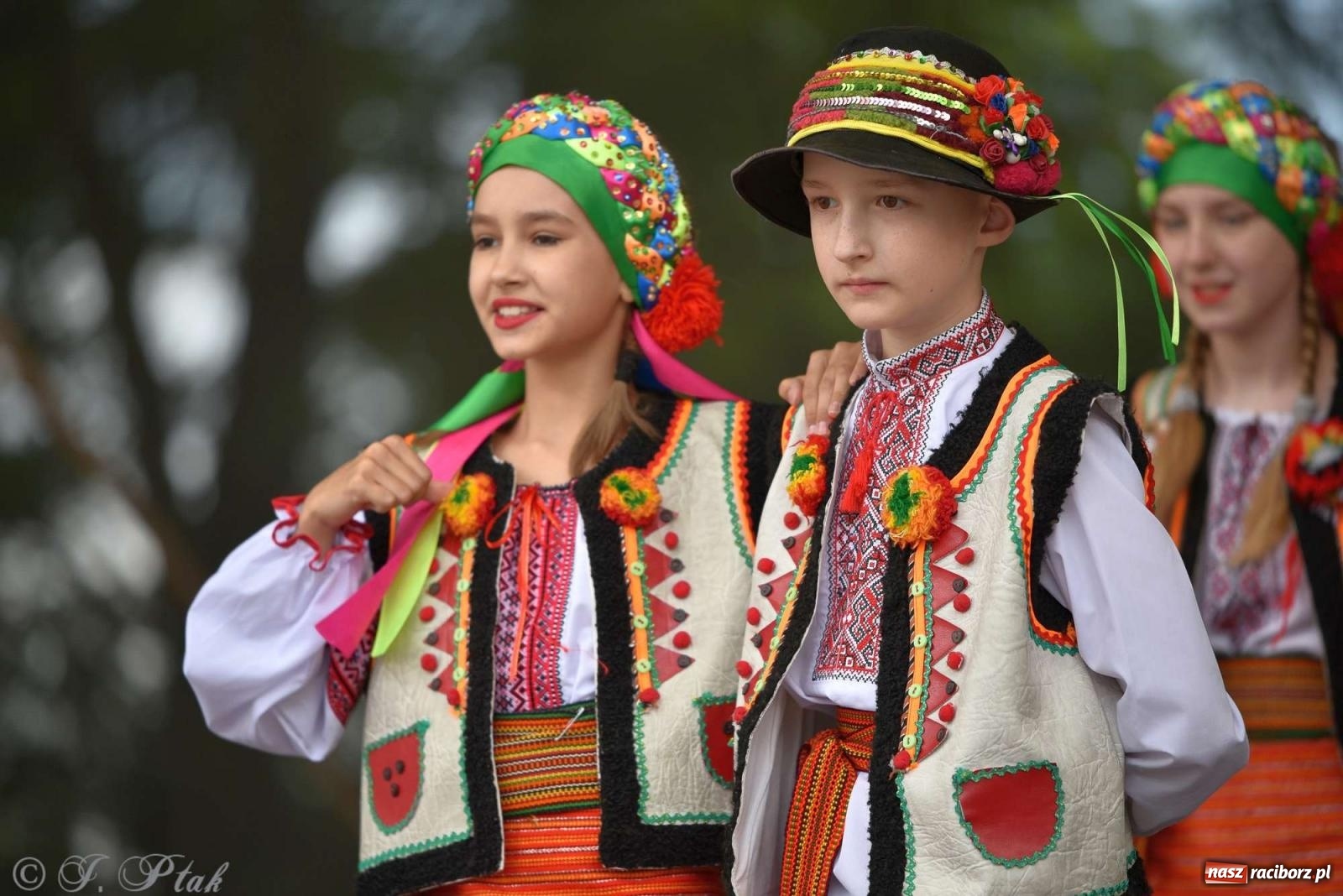 Zdjęcie w galerii na portalu naszraciborz.pl: Międzynarodowe święto folkloru na raciborskim zamku wiadomości z regionu