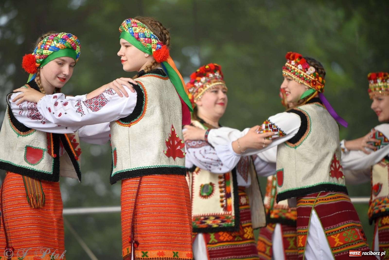 Zdjęcie w galerii na portalu naszraciborz.pl: Międzynarodowe święto folkloru na raciborskim zamku wiadomości z regionu