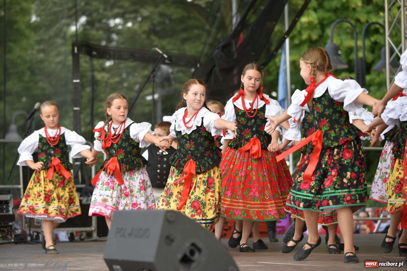 Zdjęcie w galerii na portalu naszraciborz.pl: Międzynarodowe święto folkloru na raciborskim zamku wiadomości z regionu