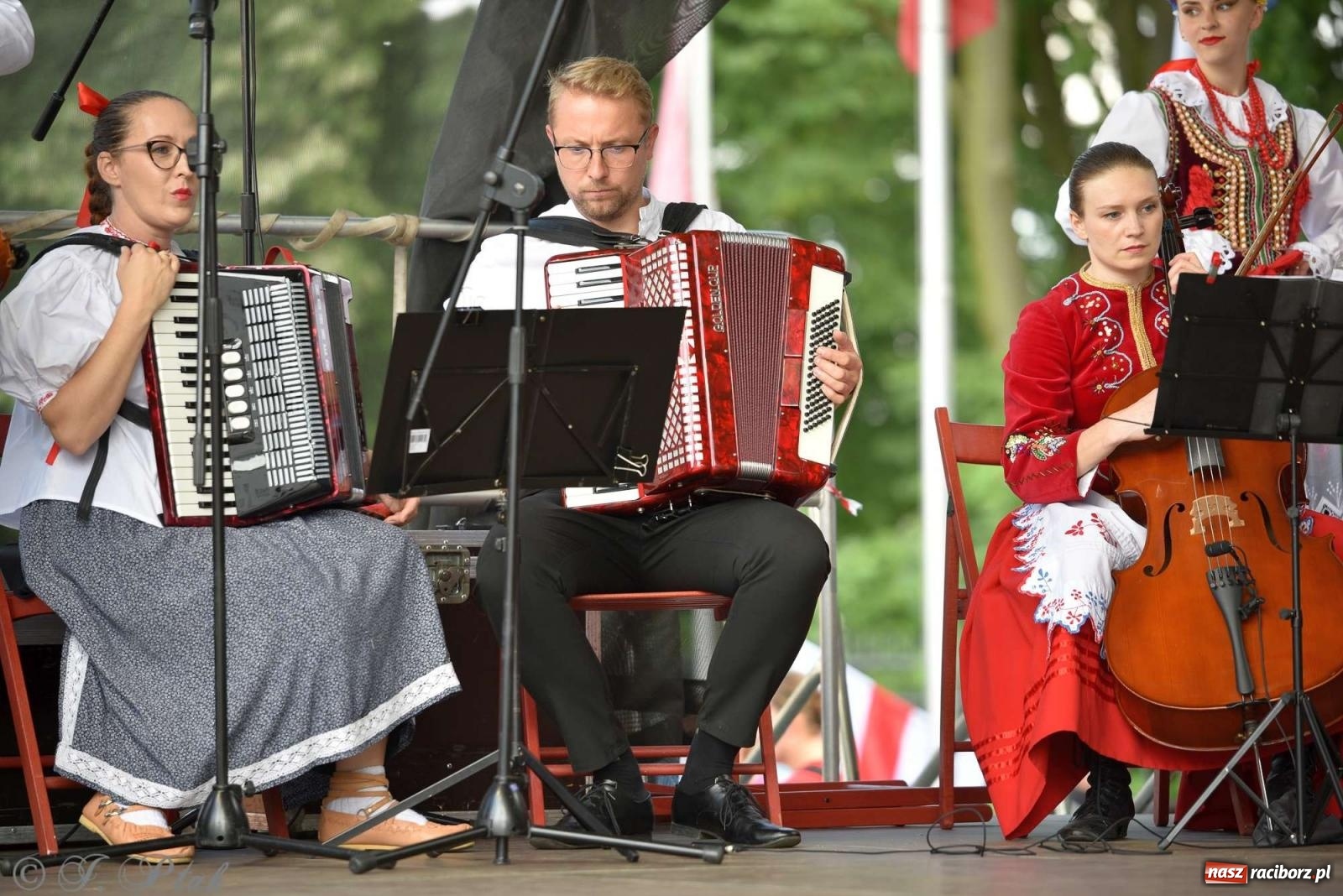 Zdjęcie w galerii na portalu naszraciborz.pl: Międzynarodowe święto folkloru na raciborskim zamku wiadomości z regionu