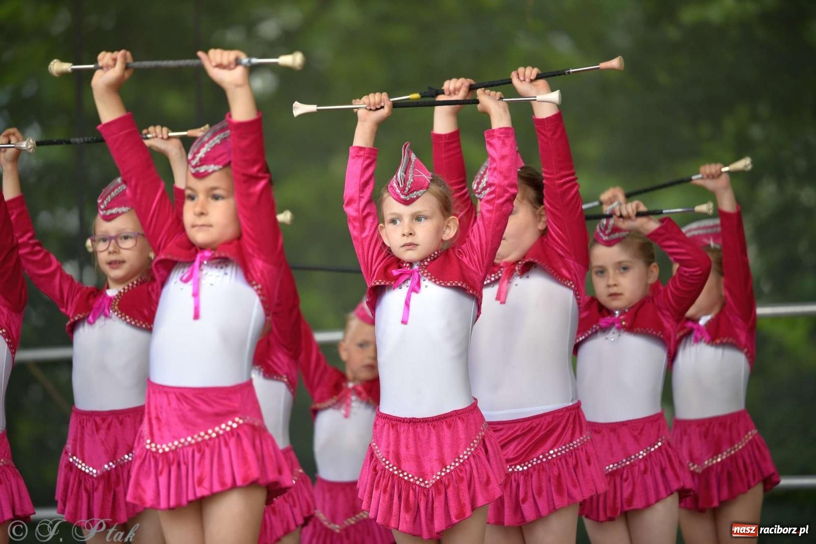 Zdjęcie w galerii na portalu naszraciborz.pl: Międzynarodowe święto folkloru na raciborskim zamku wiadomości z regionu