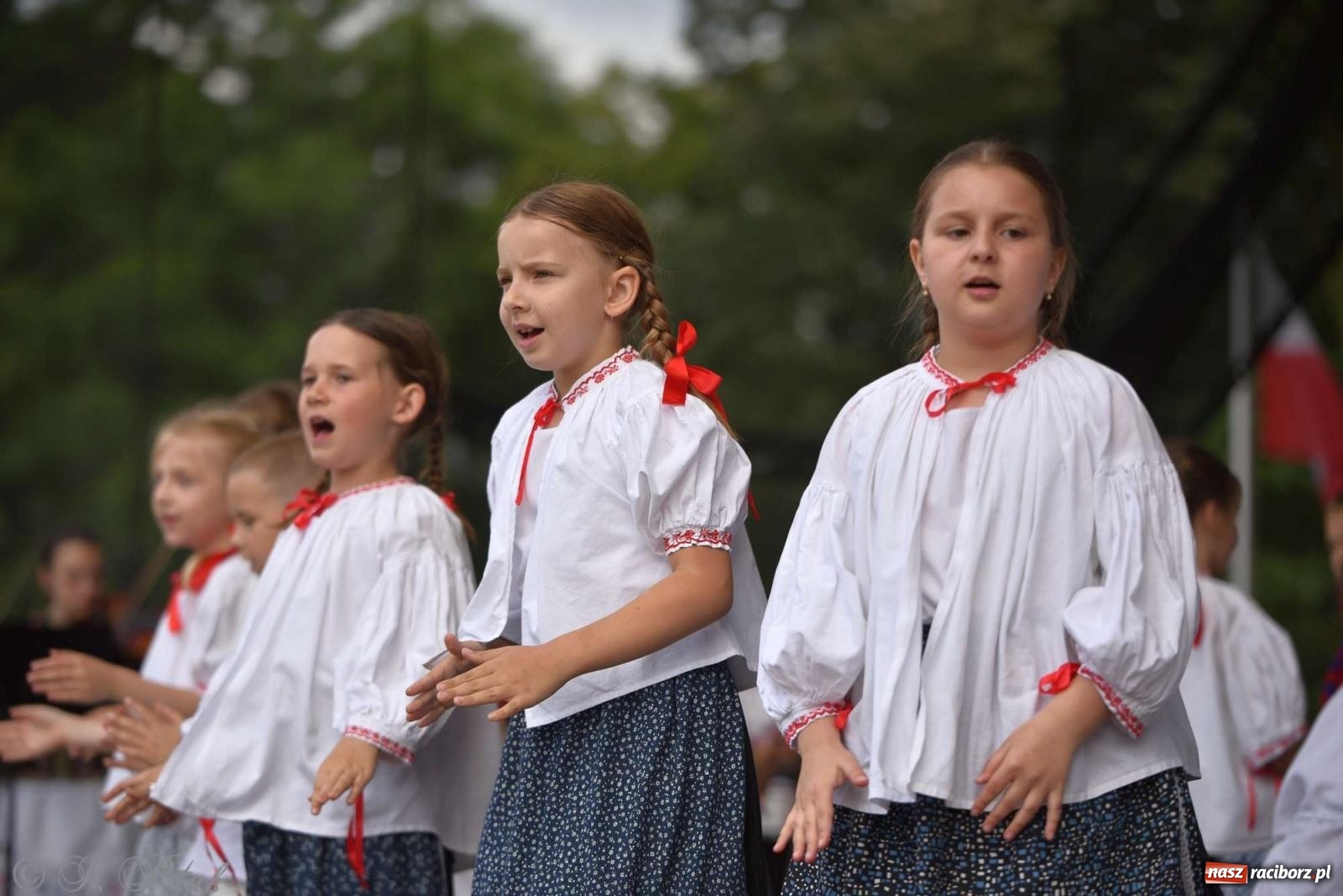 Zdjęcie w galerii na portalu naszraciborz.pl: Międzynarodowe święto folkloru na raciborskim zamku wiadomości z regionu