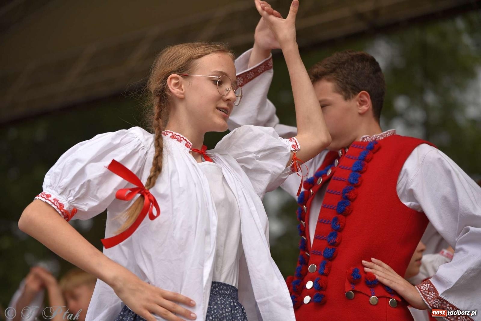 Zdjęcie w galerii na portalu naszraciborz.pl: Międzynarodowe święto folkloru na raciborskim zamku wiadomości z regionu