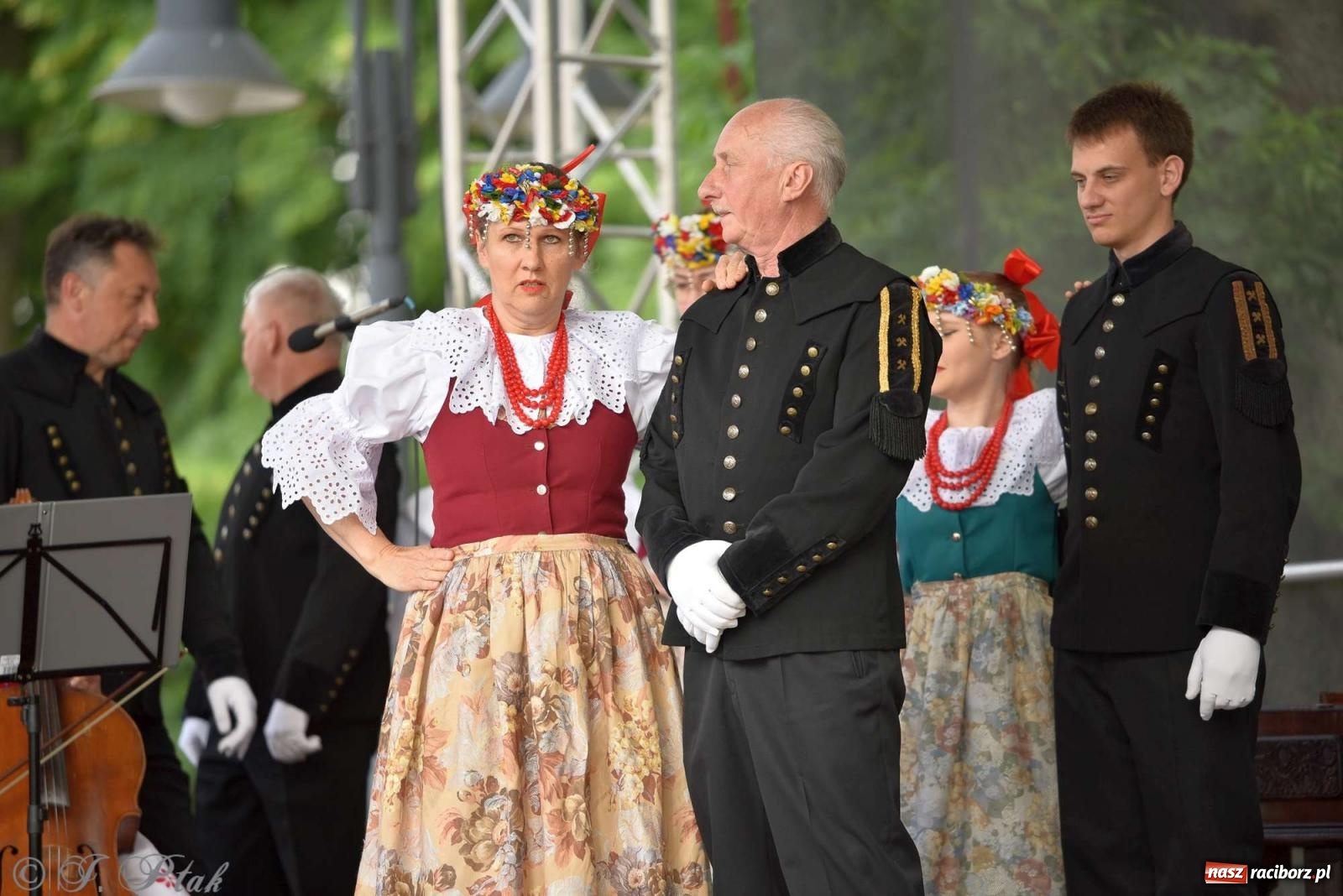 Zdjęcie w galerii na portalu naszraciborz.pl: Międzynarodowe święto folkloru na raciborskim zamku wiadomości z regionu